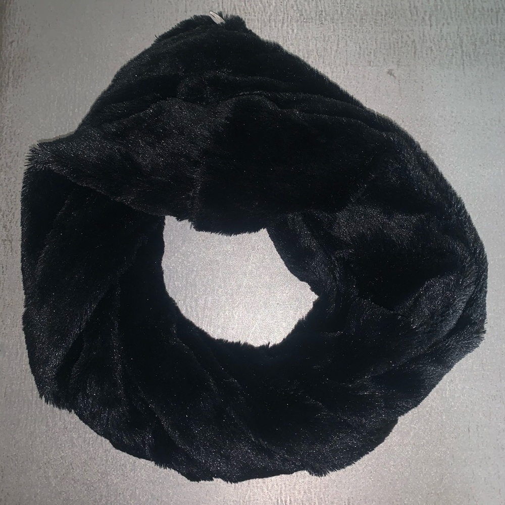 Fury black infinity scarf